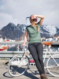 Organic Wool And Silk T-skjorte (Dame) -Osprey Salgsbutikk 17 87a38ff2a8 t shirt green woman northern playground 4 full