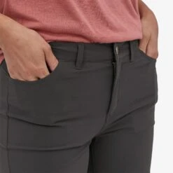 Patagonia Skyline Traveler Shorts Dame -Osprey Salgsbutikk 57925 BLK SMPKT 2