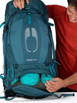 Osprey Atmos AG 50 Tursekk Herre (2022) 31 Osprey Atmos AG 50 Tursekk Herre (2022) -Osprey Salgsbutikk Atmos 65L S22 Detail13 VenturiBlue web