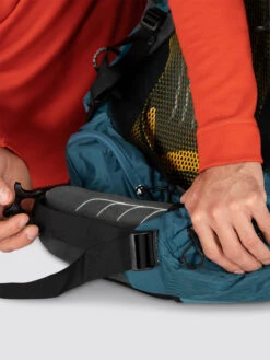 Osprey Atmos AG 50 Tursekk Herre (2022) 35 Osprey Atmos AG 50 Tursekk Herre (2022) -Osprey Salgsbutikk Atmos 65L S22 Detail20 VenturiBlue web