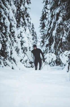 Surf Odyssey - The Culture Of Wave Riding -Osprey Salgsbutikk FREMEA c1 20151125 104006 NORRLAND LOW 21 2000x a6ae11ea 1b06 4d70 8853 3f5ad04de0d5