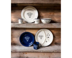 Emaljekopp "Adventure Begins" -Osprey Salgsbutikk GentsHardware SS16 EnamelwareShelves 1 HI 1000x800 1