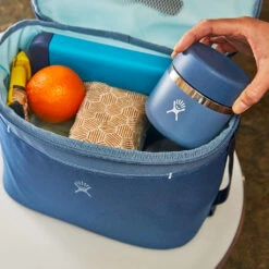 Hydro Flask Isolerende Mattermos (237 Ml) -Osprey Salgsbutikk Hydro Flask Isolerende Mattermos 237ml i bag