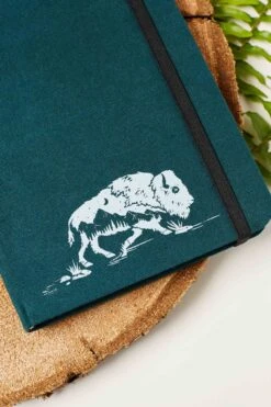 United By Blue Explorer Traveler Journal -Osprey Salgsbutikk Journal green 02 2000x 770c347b 7845 4140 b338 caae09df3dd7