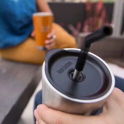 Klean Kanteen Straw Lid (Pints & Tumblers) -Osprey Salgsbutikk Klean Kanteen Straw Lid Pints and Tumblers Black eksempel