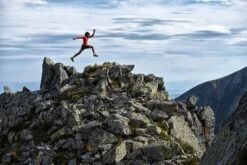 On The Run - Running Across The Globe -Osprey Salgsbutikk On the Run p.16 17 PhotoJanNyka OntheRun gestalten2021 2000x 4a6c2862 16e8 4ecc b179 b8757b3a6163