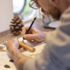 Opinel Escapade Edition N°08 Lommekniv (Elevation) -Osprey Salgsbutikk Opinel Escapade Edition No 08 Lommekniv Elevation artist