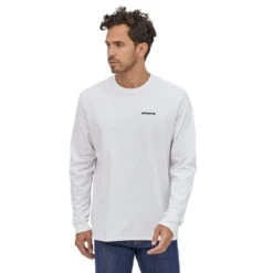 Patagonia L/S P-6 Logo Responsibili-Tee Longsleeve -Osprey Salgsbutikk Patagonia LS P 6 Logo Responsibili Tee Longsleeve Herre White Modell Front