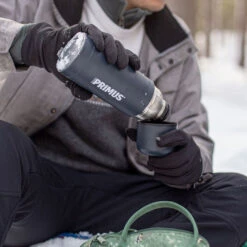 Primus Vacuum Bottle Isolerende Termos (0,5 Liter) -Osprey Salgsbutikk Primus Vacuum Bottle Termos 0 5 liter ute tur