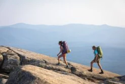 Osprey Aura AG 65 Tursekk Dame -Osprey Salgsbutikk S22 Atmos Aura Holz NewHampshire 5136 web beab8724 8b32 4592 8429 8fd031e5462f