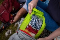 Osprey Dry Sack 20 W/window -Osprey Salgsbutikk S23 DrySack20Lw WindowLimon Accessories RossBernards Exp 11 29 2468 web