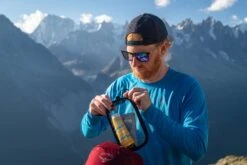 Osprey Ultralight Liquids Pouch -Osprey Salgsbutikk S23 ULLiquidsPouchShadowGrey Accessories RossBernards Exp 11 29 2451 web