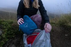 Osprey Ultralight Packing Cube Set -Osprey Salgsbutikk S23 UltralightPackingCubeWaterfrontBlueAccessories RossBernards Exp 11 29 2471 web