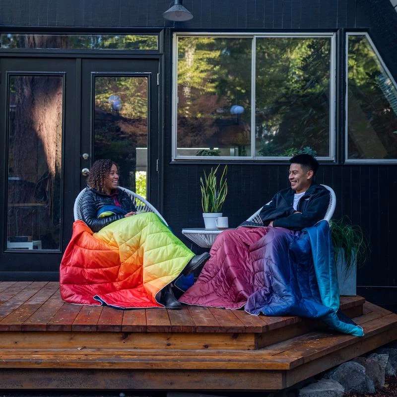 Rumpl The Original Puffy Blanket Turpledd (Rainbow Fade) 7 Rumpl The Original Puffy Blanket Turpledd (Rainbow Fade) - Bilde 5