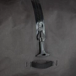 Osprey Arcane WP Duffel 40 Liter -Osprey Salgsbutikk arcanewpduffel f22 detail1 mambablack.jpg 1