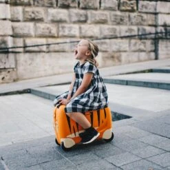 Samsonite Dream Rider Puppy Blue Barnekoffert -Osprey Salgsbutikk highlight dreamrider lifestyle 1 0c9b71a9 5ae0 4ada 85e0 0c05f4a54983