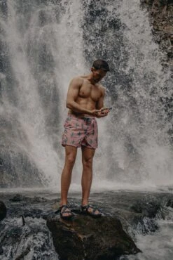 Matador FlatPack Toiletry Bottle (3-pk) -Osprey Salgsbutikk matador flatpak bottle tylerglass 001 90e417c0 635d 4903 bb3c f5da7463b1cc