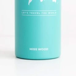 World Bottle Mint -Osprey Salgsbutikk miss wood bottle lifestyle misswood 155676 1800x1800 62b3d39a 43dd 4462 a15b 6c2953075505