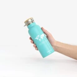 World Bottle Mint -Osprey Salgsbutikk miss wood bottle lifestyle misswood 924263 1800x1800 d6ec109c c2da 4622 89c3 1258aebfadeb