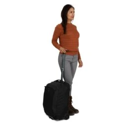 Osprey Ozone 2-Wheel Carry-on 40 Liter -Osprey Salgsbutikk ozone2wcarryon f22 onbody1 black.jpg 1