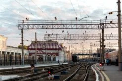 Epic Train Journeys -Osprey Salgsbutikk p 78 PhotoAnnapurnaMellor EpicTrainJourneys gestalten2021 2000x jpg