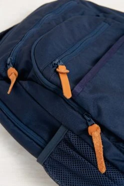 United By Blue Kids Rowe Backpack -Osprey Salgsbutikk rowe navy4 2000x 500fb82d 55b1 4247 97a2 610f4afaee62