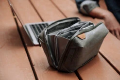 Peak Design Tech Pouch Utstyrmappe -Osprey Salgsbutikk tech pouch lifestyle